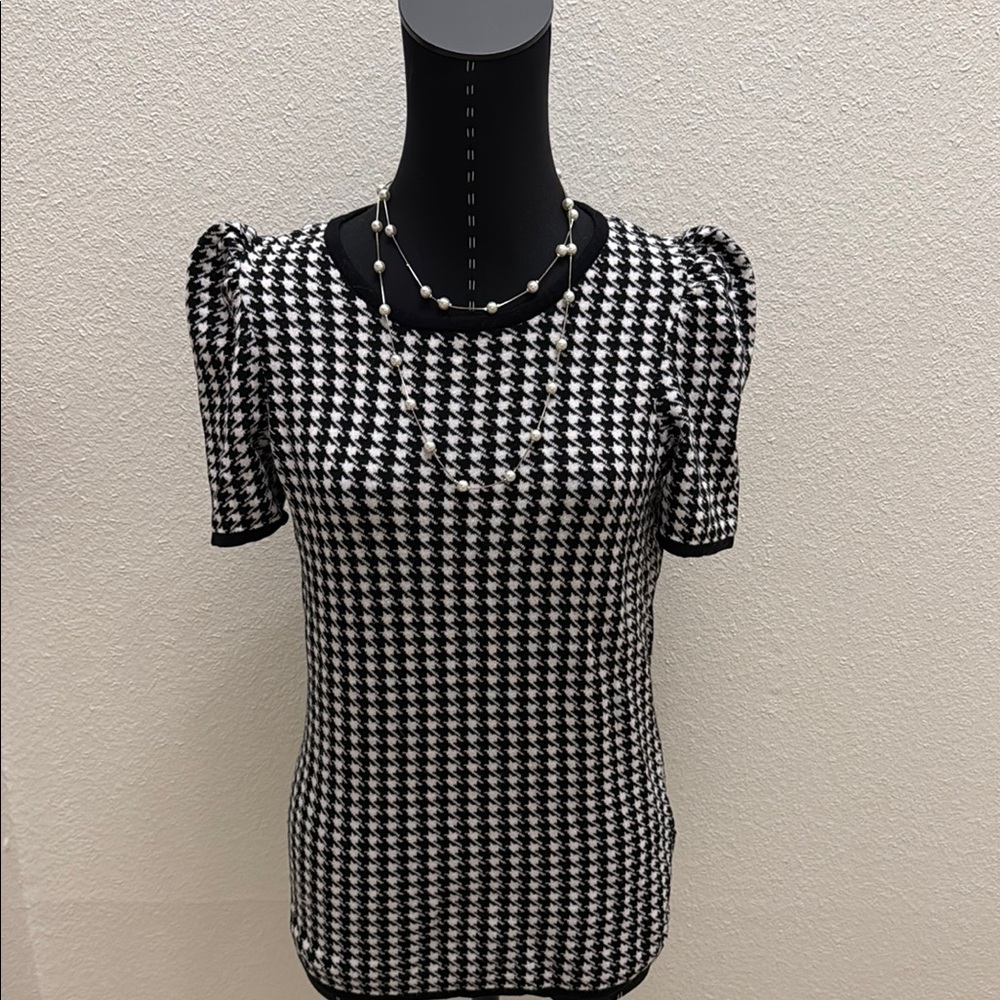 Vince Camuto Black and White Houndstooth Puff Sleeve Blouse